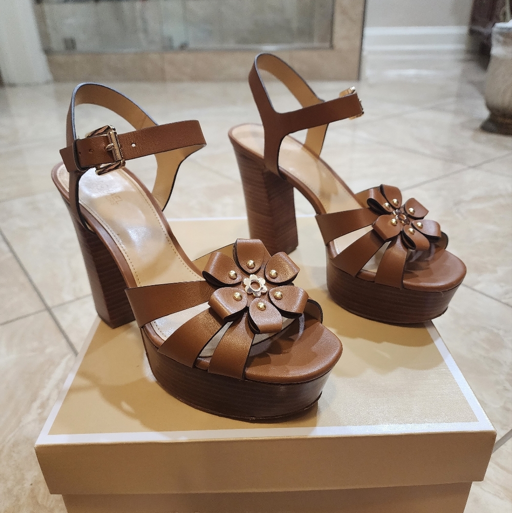 Tara Platform Michael Kors Sandal